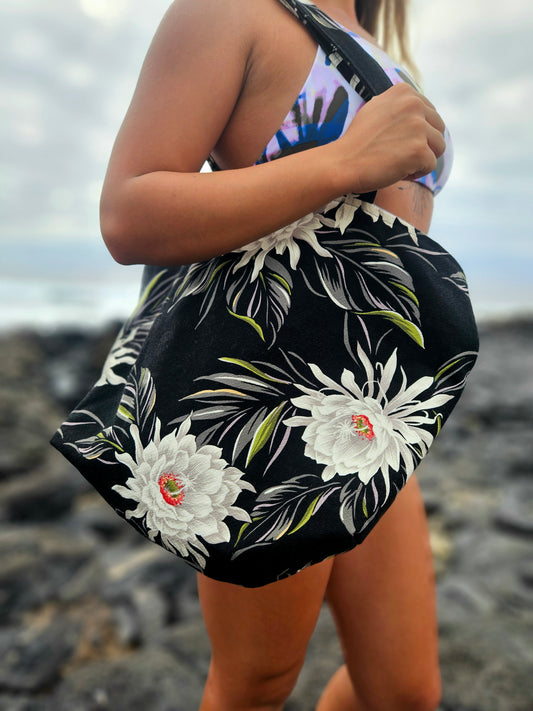 WHITE LOTUS TOTE
