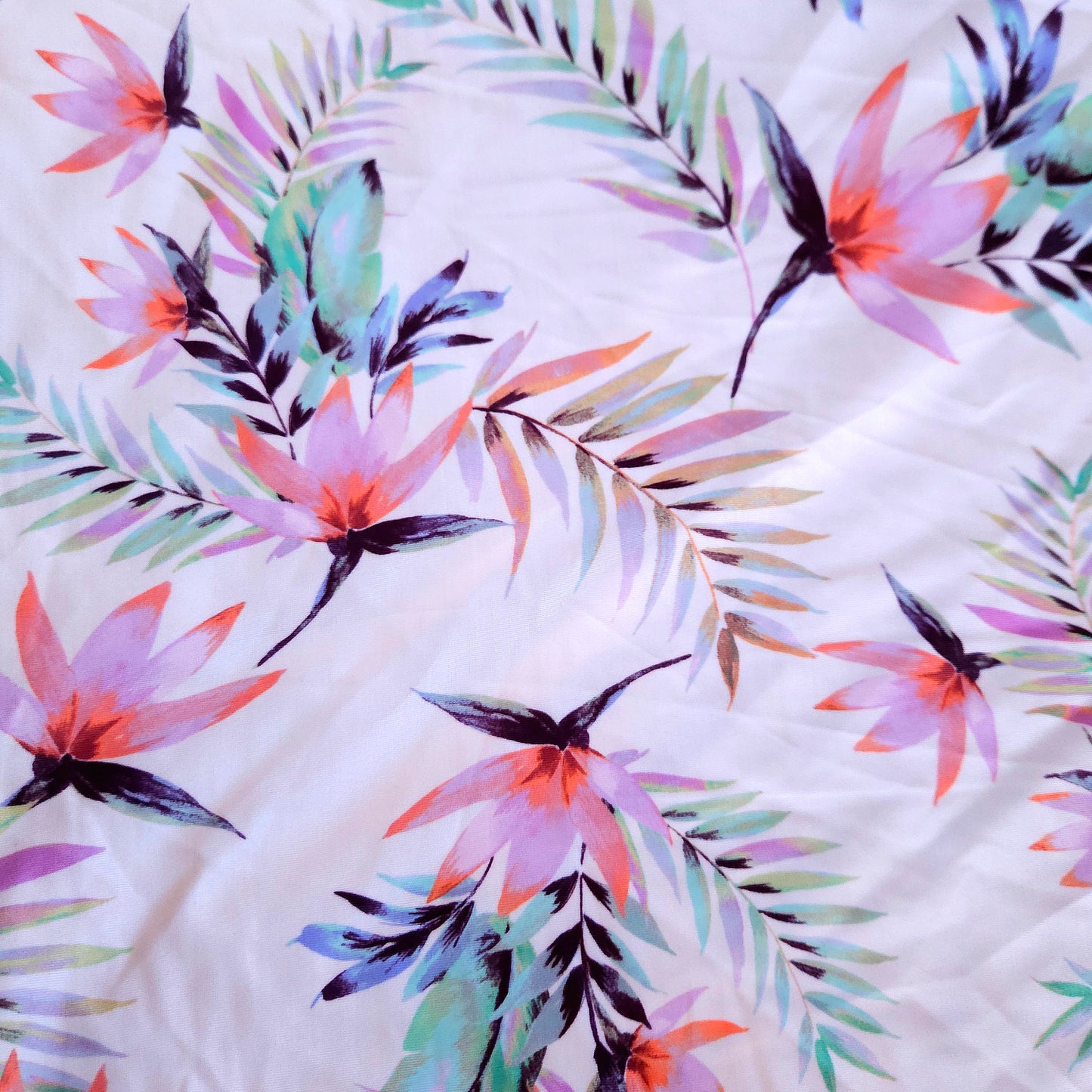 WHITE TROPICS TOP